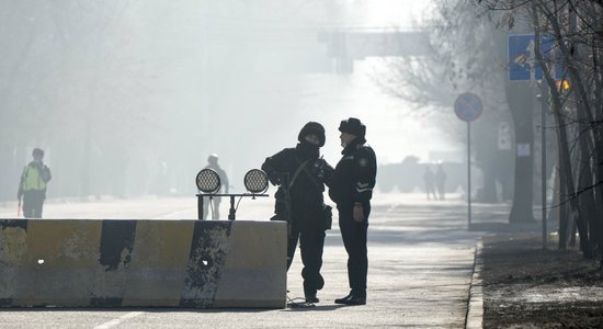 Saistībā ar protestiem bijušajam Kazahstānas aizsardzības ministram piespriests 12 gadu ilgs cietumsods