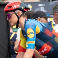 "Tour de France" sestajā posmā Skujiņš un Neilands finišē lielajā grupā