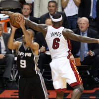 Pārkera sarežģīts metiens atnes 'Spurs' uzvaru NBA pirmajā finālspēlē