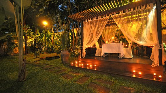 <a rel="cc:attributionURL" href="http://www.flickr.com/photos/taraangkorhotel/"> Tara Angkor Hotel</a> / <a rel="license" href="http://creativecommons.org/licenses/by/2.0/"> cc</a>