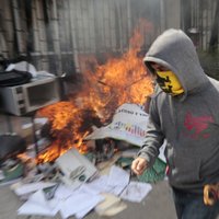 Studentu pazušana Meksikā: protestētāji uzbrūk Gerrero štata asamblejai