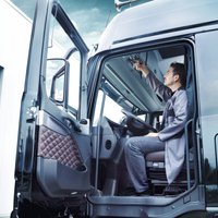 Mainās ieceļošanas noteikumi profesionālajiem kravas transportlīdzekļu vadītājiem