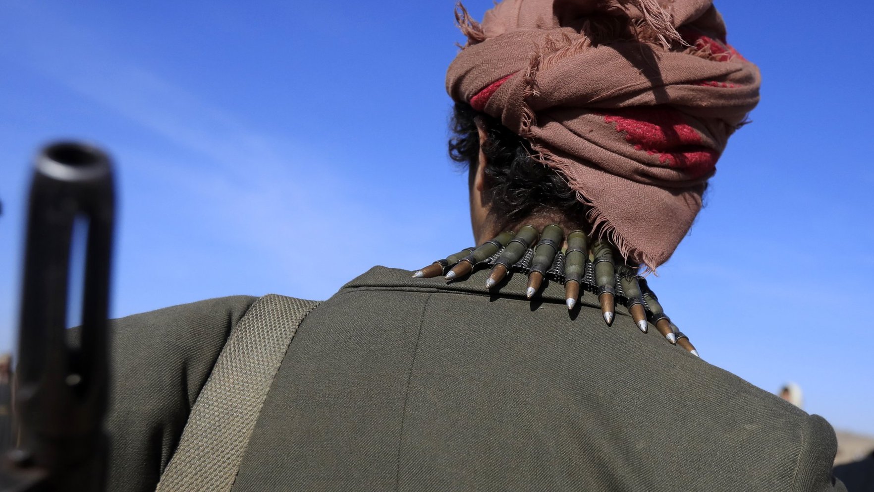 Irānas atbalstītie hutieši pievienojas karam, uzbrūkot Izraēlai; bažas par ietekmi uz ekonomiku