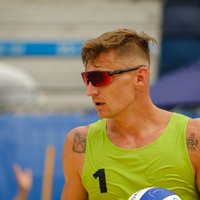 Vairāki favorīti Latvijas čempionāta finālturnīrā pludmales volejbolā piedzīvo zaudējumus