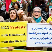 Zahedanā simtiem cilvēku protestē pret Irānas augstāko garīgo līderi
