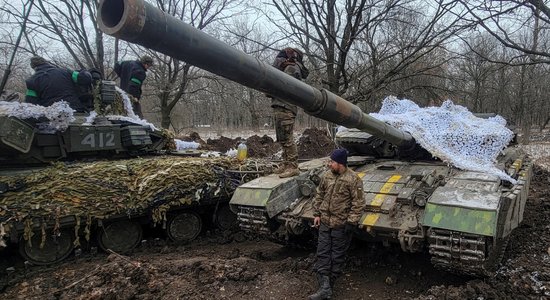 Karadarbība Ukrainā turpināsies visu 2023. gadu, prognozē SAB