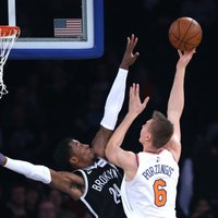 Porziņģim 15 punkti pirmajā 'Knicks' pārbaudes spēlē