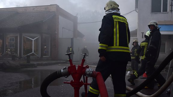 Ķengaragā aizdedzies "Lido" gaļas pārstrādes cehs - 6