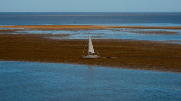 Ни позагорать, ни искупаться: На Земле есть одно море, которое вообще не касается суши