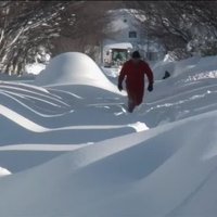 Video: ASV pilsēta Bufalo grimst sniegā