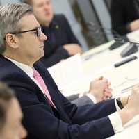 Arī Saeimas Budžeta komisija piekritusi FKTK vadībā uz laiku iecelt Černaju-Mežmali