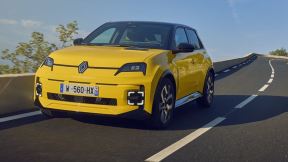 Par "Eiropas Gada auto 2025" atzīts "Renault 5"