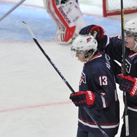ASV U-20 hokeja izlase sagrauj Kanādu un iekļūst PČ finālā