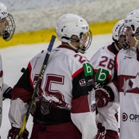 Latvijas U-18 hokejisti pārbaudes spēlē pirms PČ uzvar Somijas junioru līgas komandu