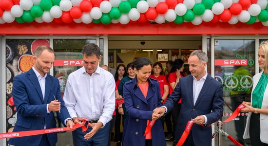 ФОТО. В Лиепае открылся первый в городе магазин Spar