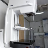 Slimnīcas reģionos noliedz neatbilstošu mamogrāfu izmantošanu