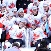Kanāda iemet divus vārtus pēdējās trīs minūtēs un izcīna Pasaules kausu hokejā