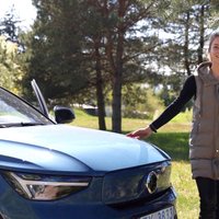 Video: Egija Gailuma izmēģina 'Volvo' elektrisko 'C40 Recharge'