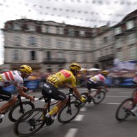 Skujiņš finišē kopā ar uzvarētāju un izcīna 30. vietu 'Tour de France' septītajā posmā