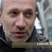 'Delfi' video: Ušakova kritiķis Jākobsons smīkņā par piketu