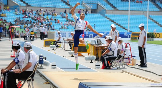 Piecus gadus pēc traģiskā negadījuma tāllēcējs Sdiri tiesāsies ar IAAF