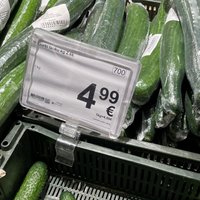 Aizdomas par lielveikalos tirgotiem ne Latvijas gurķiem; PVD 'pieķer' 'Maxima'