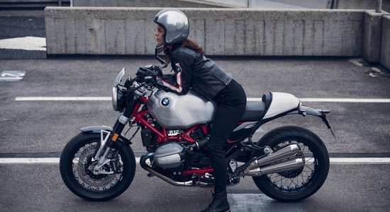 "Мотоциклом 2024 года в Латвии" признали BMW "R 12 nineT" с легендарным двигателем 