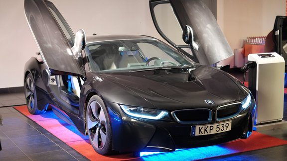 BMW i8