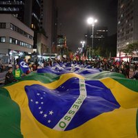 Brazīlieši demonstrācijās aizstāv demokrātiju