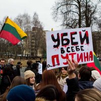 У посольства России в Литве требовали вывода российских войск