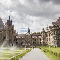 Mošnas pils Polijā – viena no krāšņākajām pilīm pasaulē