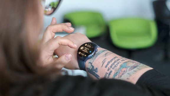 Viss pirkstu galos. Testējam jauno "Huawei Watch 5"  