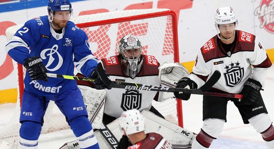 Video: Rīgas 'Dinamo' vārtsargs Mahovskis izcēlies ar nedēļas labāko tvērienu KHL