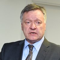 Главный врач онкоцентра Виестурс Круминьш восстановлен в должности