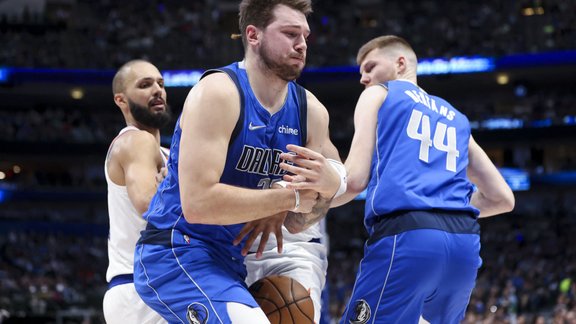 Luka Dončičs, Dāvis Bertāns, NBA, basketbols, Mavericks