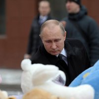 Путин назвал "удобной" версию "о каких-то злоумышленниках" в ТЦ "Зимняя вишня"
