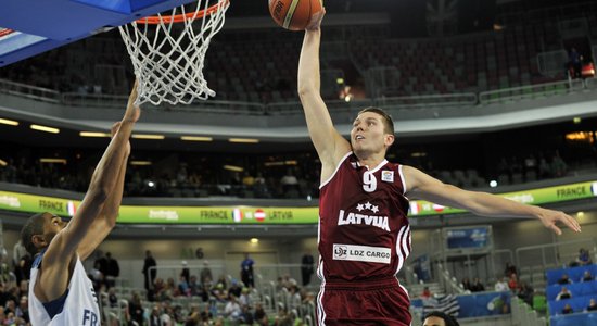 Gada balvas basketbolā: līdzjutēji atbalsta Jēkabsoni, Bagatski, Kurucu un Dairi Bertānu