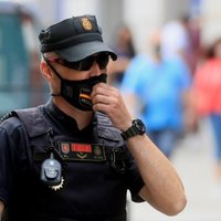 Covid-19: Spānija no 26.jūnija atcels prasību par masku valkāšanu ārpus telpām