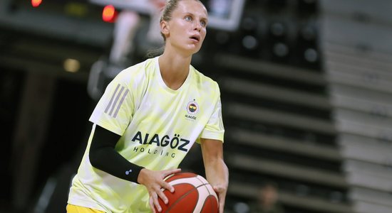 Kitija Laksa izcīna FIBA Superkausu