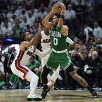 'Celtics' dominē NBA pusfināla otrajā spēlē