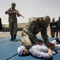 Переодетый афганский боевик убил двух солдат НАТО