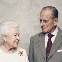 Britu karaliskā pāra kāzu jubilejā publiskoti skaisti foto