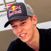 'Toro Rosso' paraksta līgumu ar 19 gadus veco krievu pilotu Kvjatu