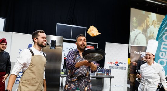 Foto: 'Baltic Chefs' un Roberto gatavo izstādē 'Riga Food 2021'