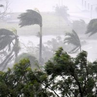 ВИДЕО: Cильнейший за шесть лет шторм обрушился на Австралию