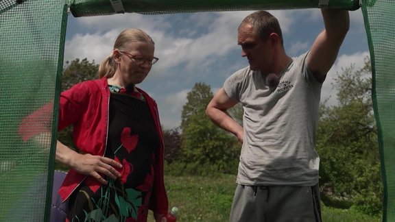 Folkmaņi no šova "Ģimene burkā" nonāk bāriņtiesas redzeslokā skatītāju sūdzību dēļ