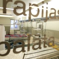 Bērnu slimnīcas ārstiem nav izdevies glābt Ventspilī smagi cietušā bērna dzīvību