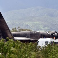 Nāvējošākā aviokatastrofa kopš MH-17: Alžīrijā Il-76 avārijā vismaz 257 bojāgājušie