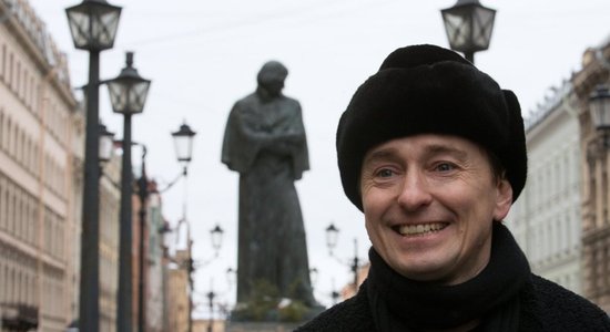 "Пора уступать дорогу молодым!" Сергей Безруков об отношениях с властью и предвестниках перемен