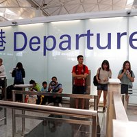 Honkongas lidostā atkal pārtraukta lidmašīnu izlidošana